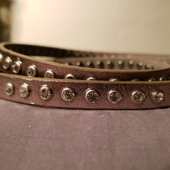 New BCBG Leather and rhinestone dog leash - Picture 2 of 3